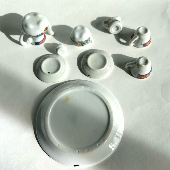 Tiny Miniature Asian Tea Set Dollhouse Size Teacups Saucers Teapot Porcelain - Picture 6 of 8